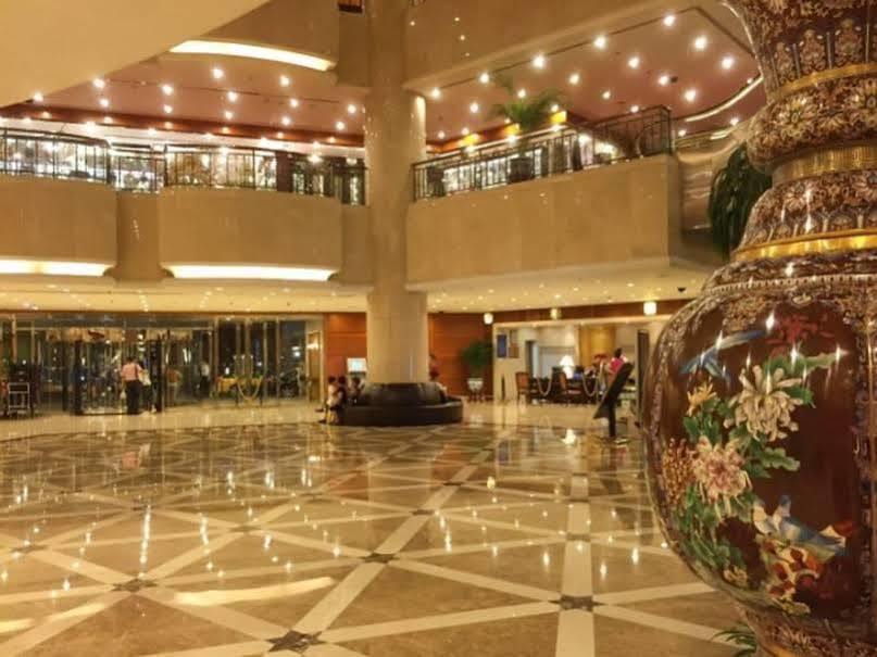 Beijing New Century Hotel Exterior foto